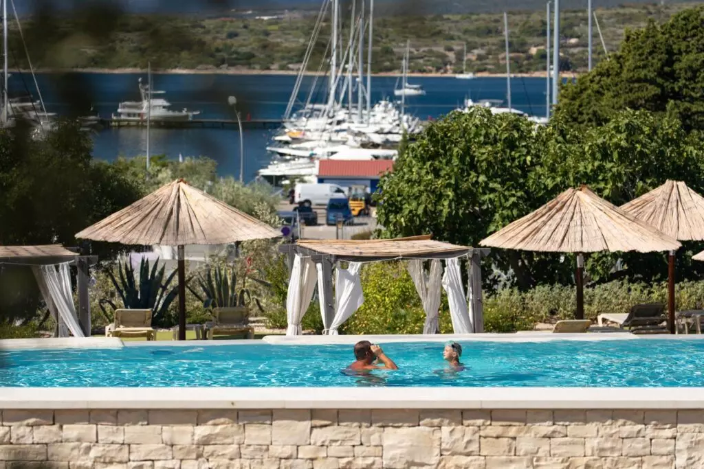 Marina-punat-hotel-resort-bazen-1024x683.jpg