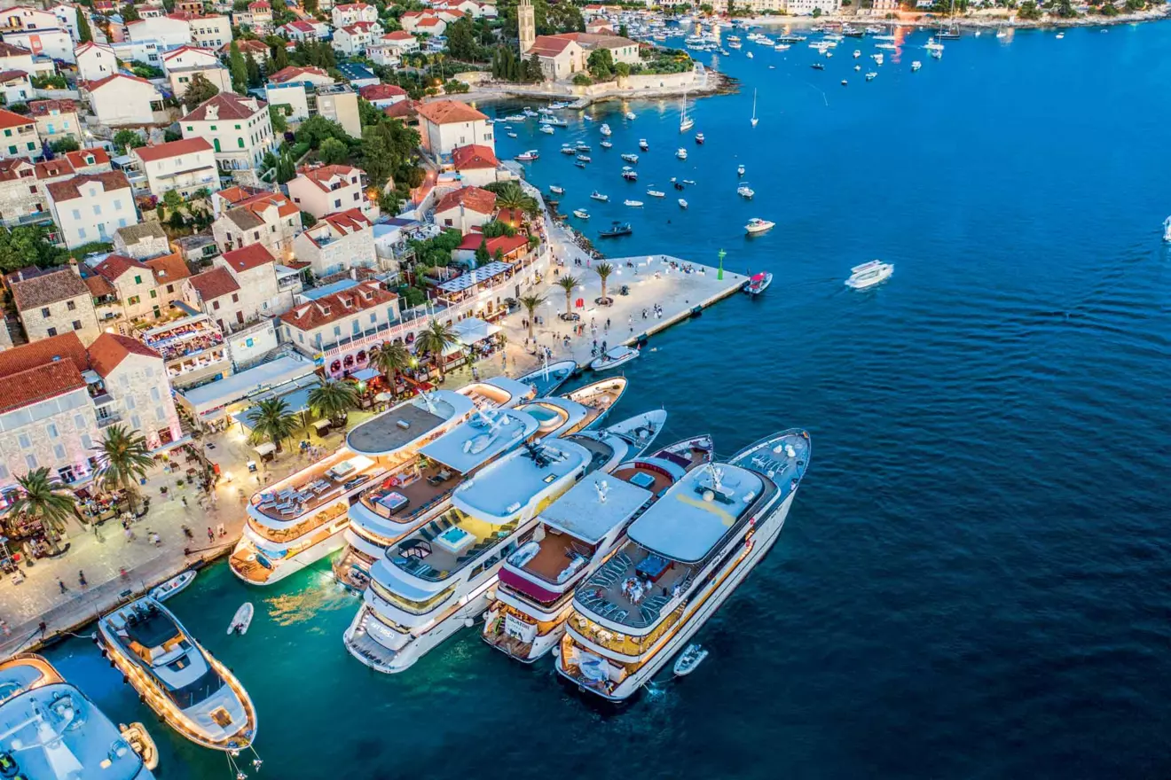 town hvar Yacht Charter