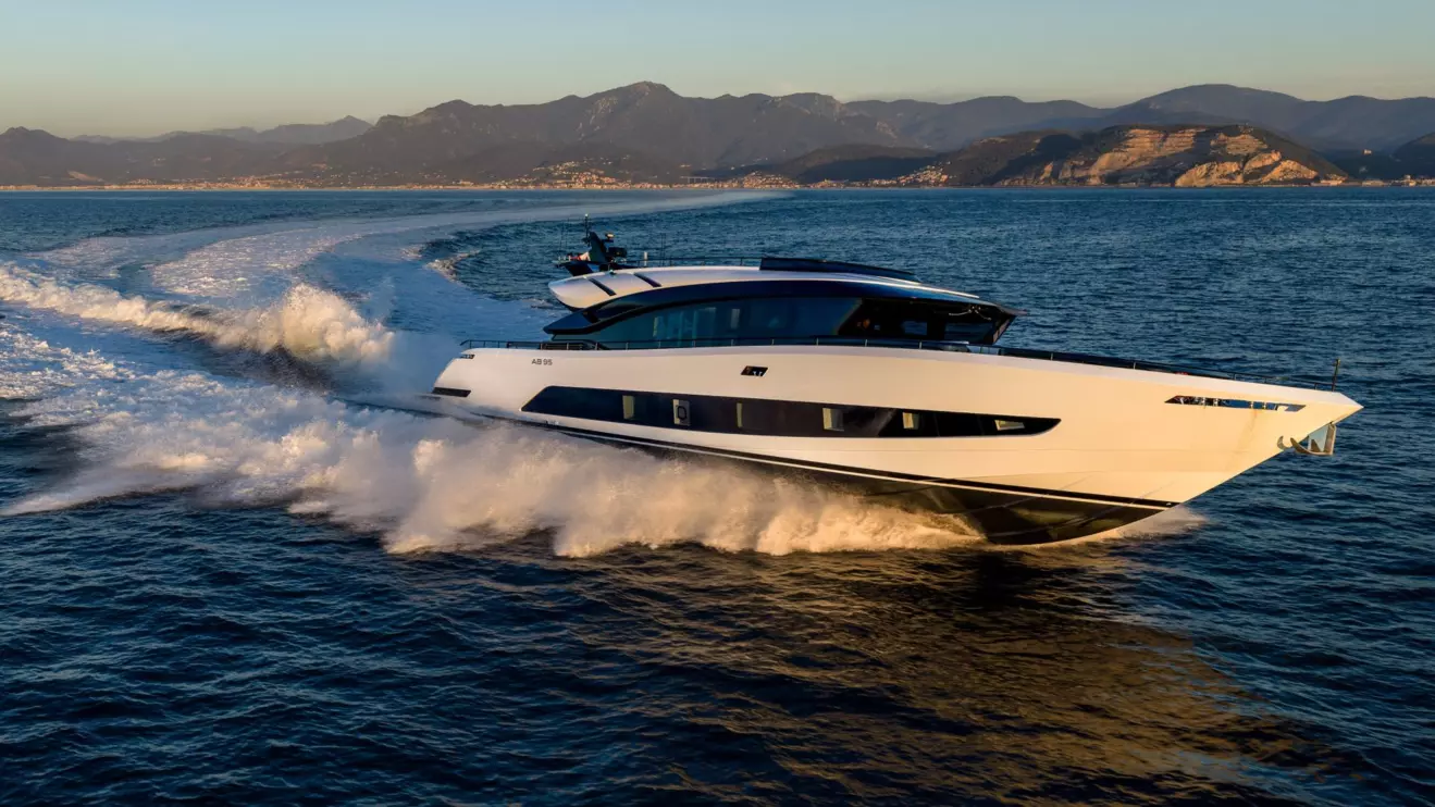 AB 95 - side view cruising.jpg