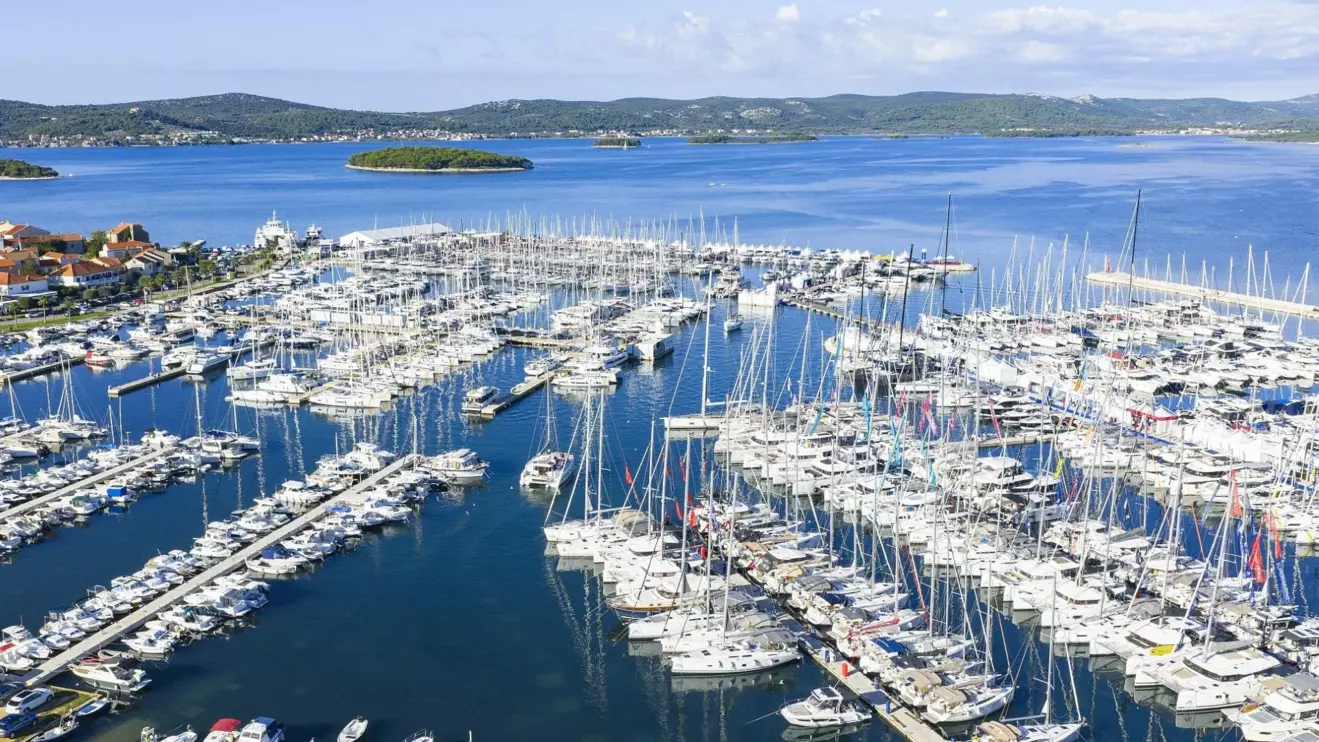 bbs 2025 - displayed boats.jpg