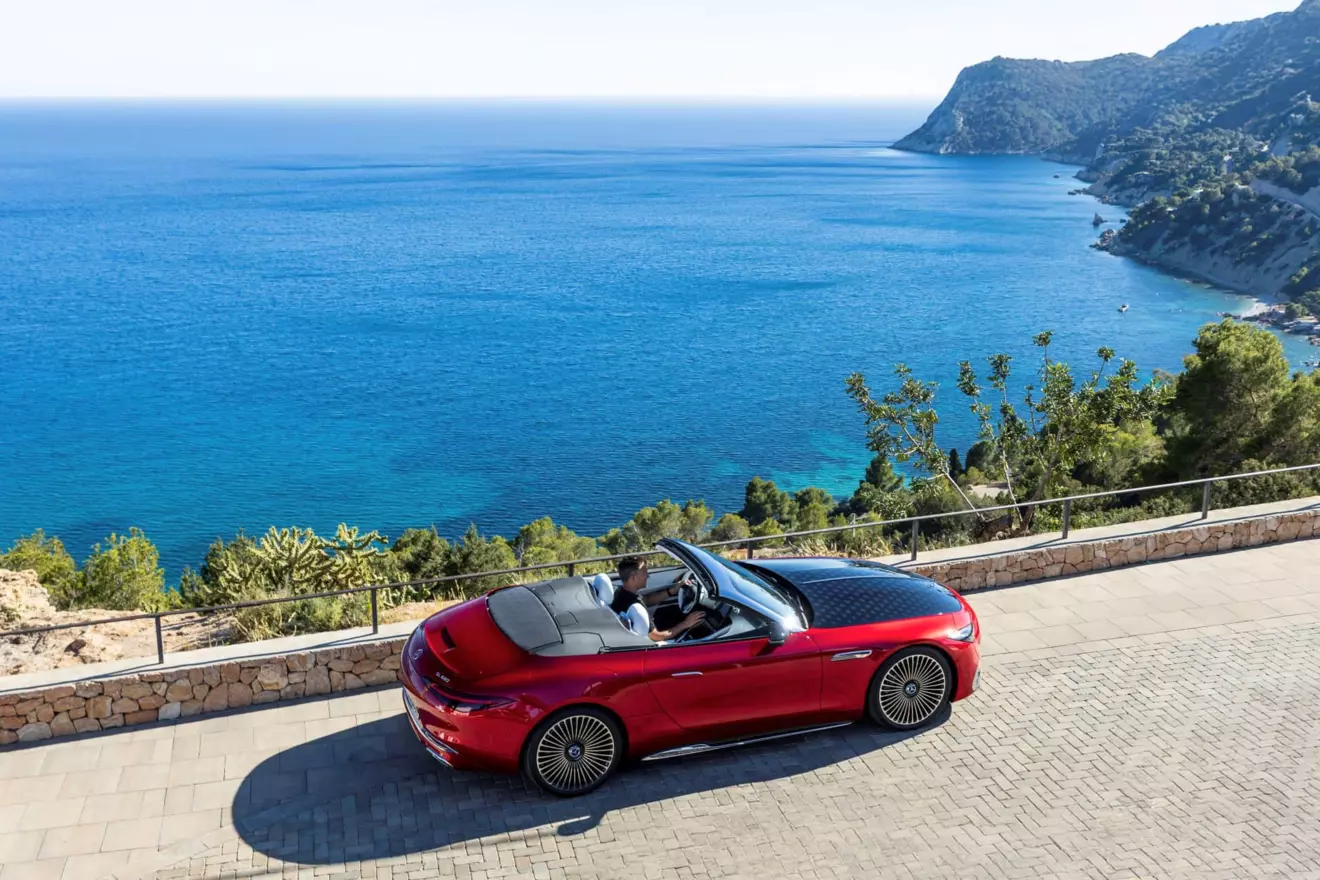 Mercedes-Maybach SL 680 Monogram-4.jpg