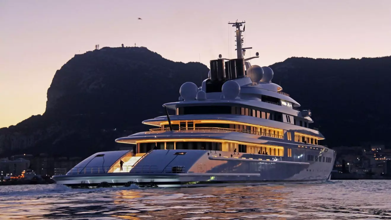 nauta design - azzam.JPG