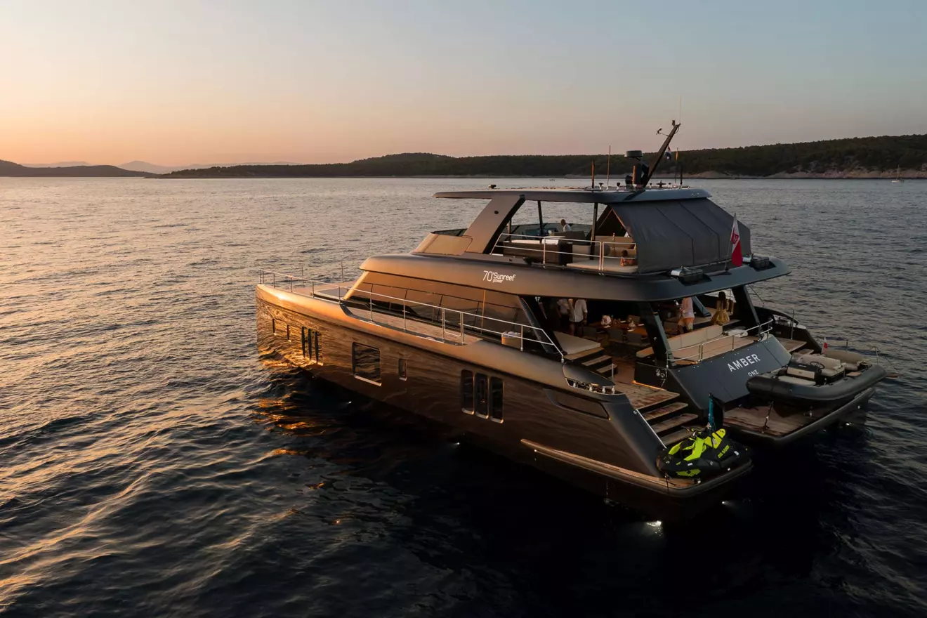 Sunreef 70 Power bočni prikaz watertoys