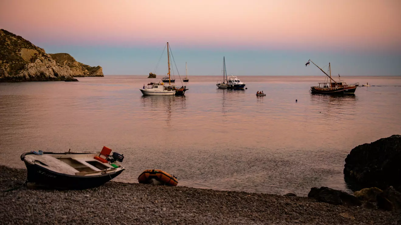 sljuncana plaza na otoku palagruzi