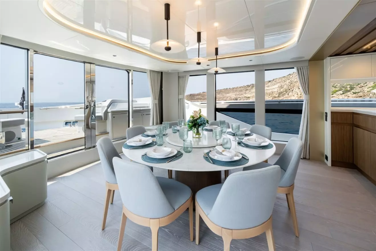 Sunseeker-82 Ocean Enclosed - dining area.jpg