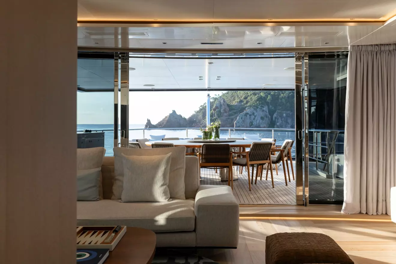  Benetti&rsquo;s Class 44M M/Y Juno&rsquo;s 7 upper deck