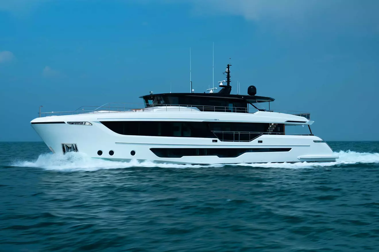 Gulf Craft Majesty 111