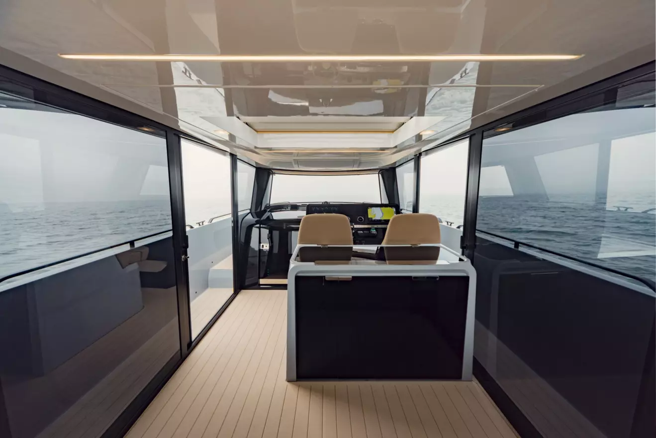 MARCOPOLO MP12 - cockpit.jpg