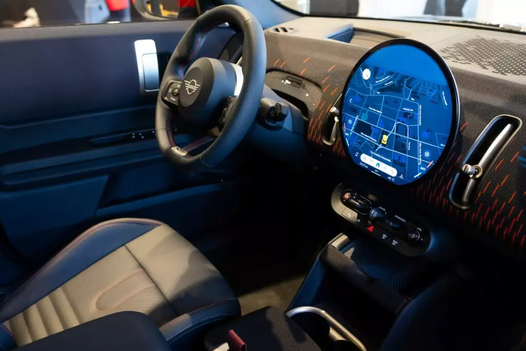 MINI-Countryman-unutrasnjost-1024x683.jpg