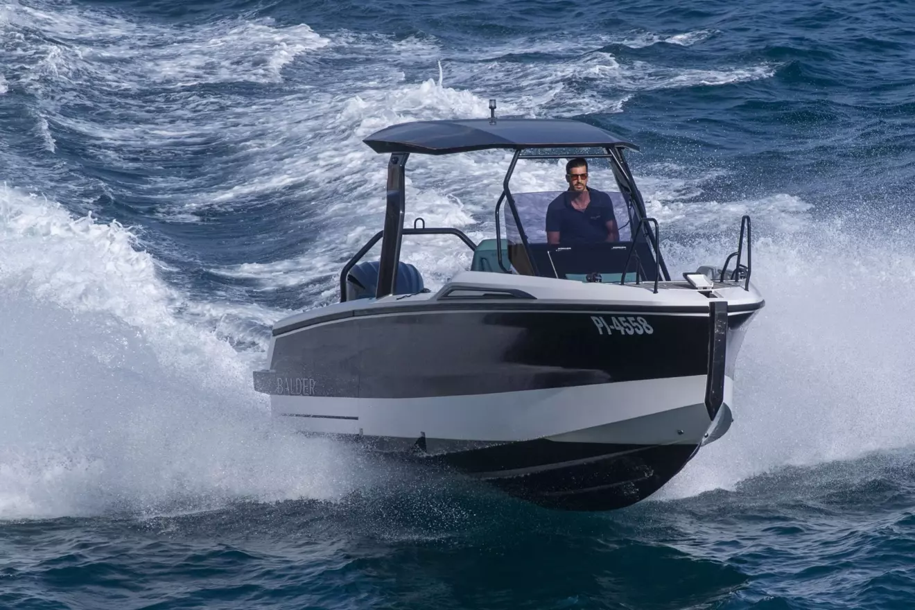 Balder 850 Open - pogled sprijeda.JPG