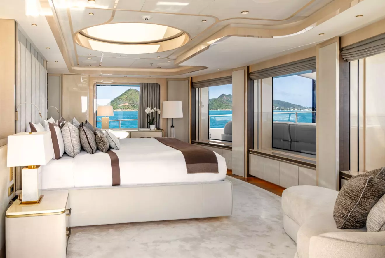 CRN Amor a Vida - upper deck owner suite.jpg