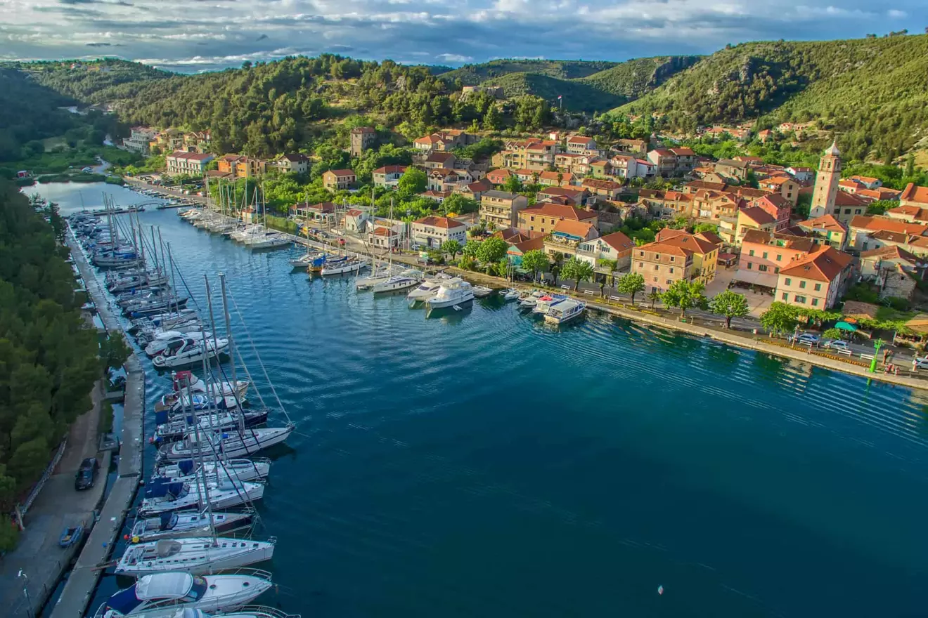 Ovo je fotografija ACI marina Skradin