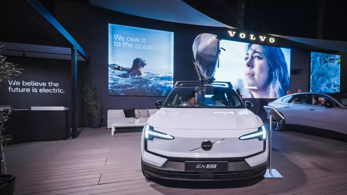 ocean race europe-volvo stand.jpg