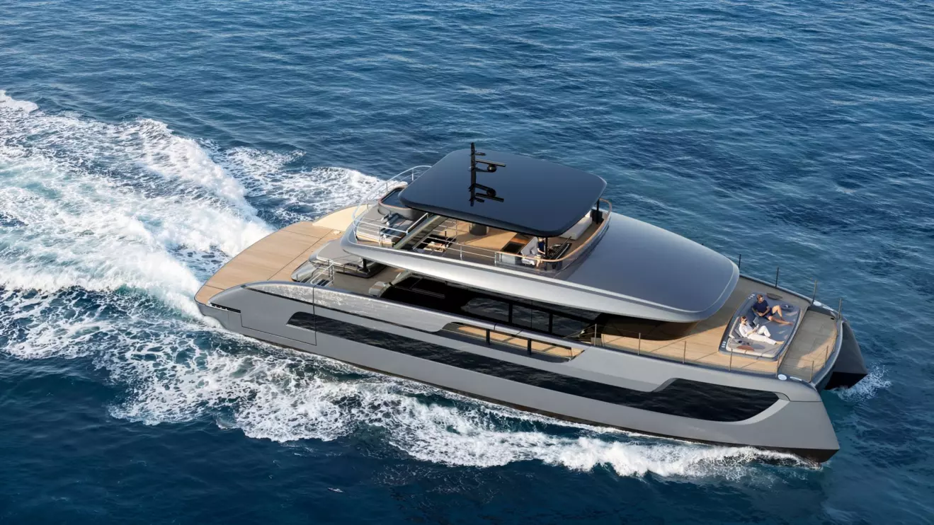 Sunreef Ultima 88 - side view cruising.jpg