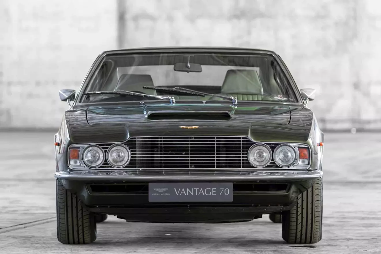 Aston Martin Dbs Vantage 01