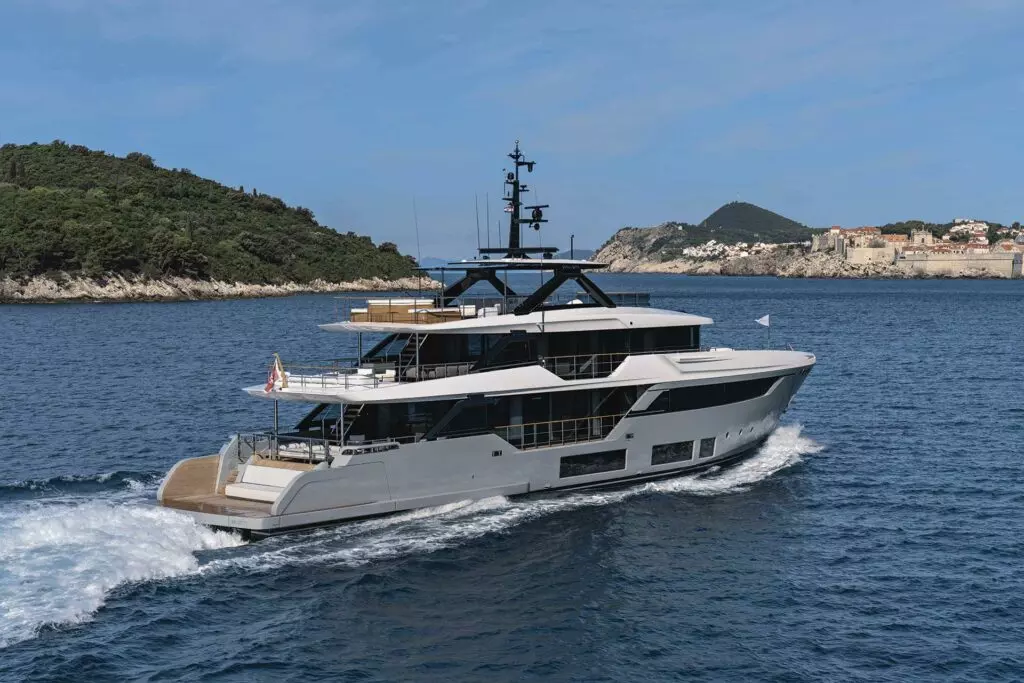 custom-line-navetta-38-10-1024x683.jpg