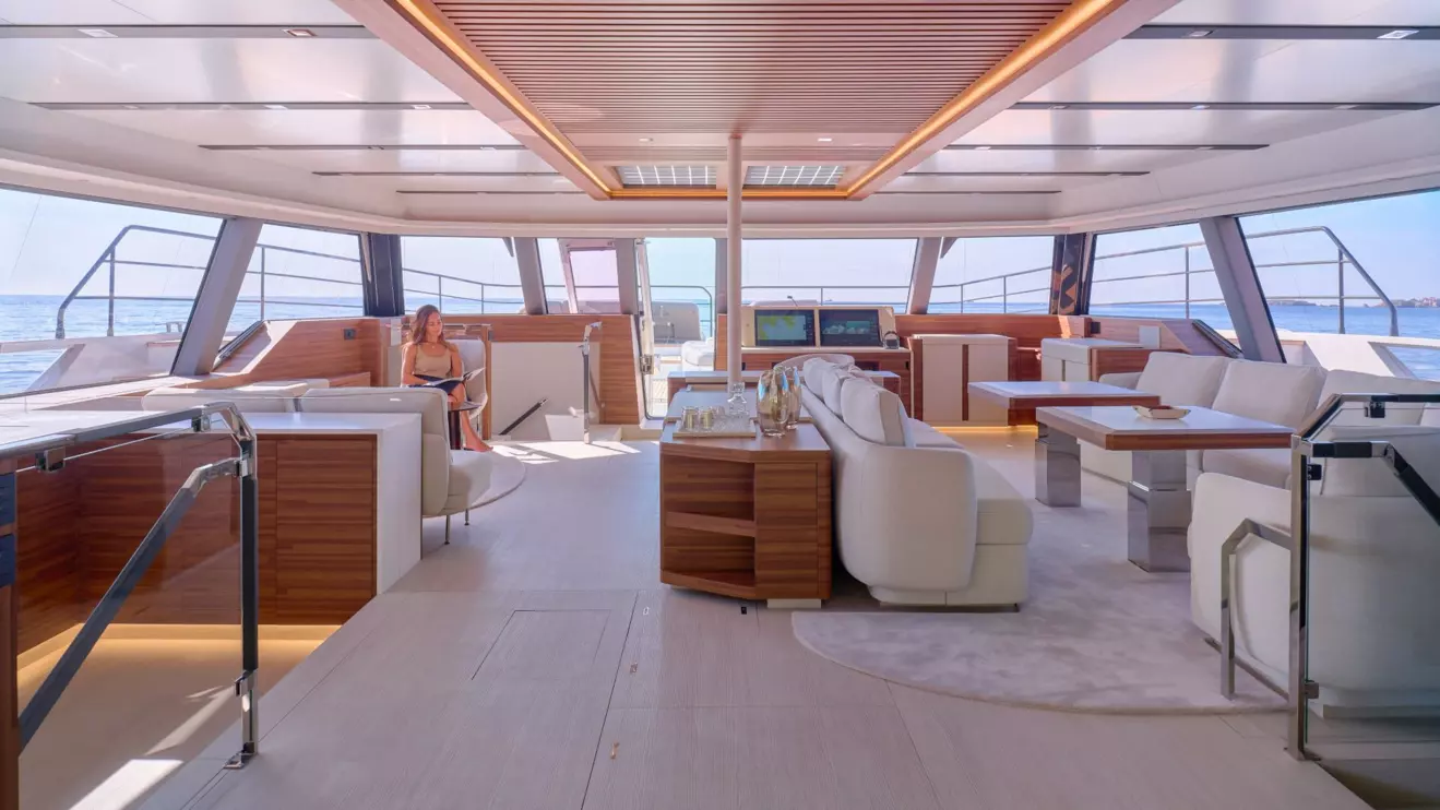 Fountaine Pajot Power 80 salon