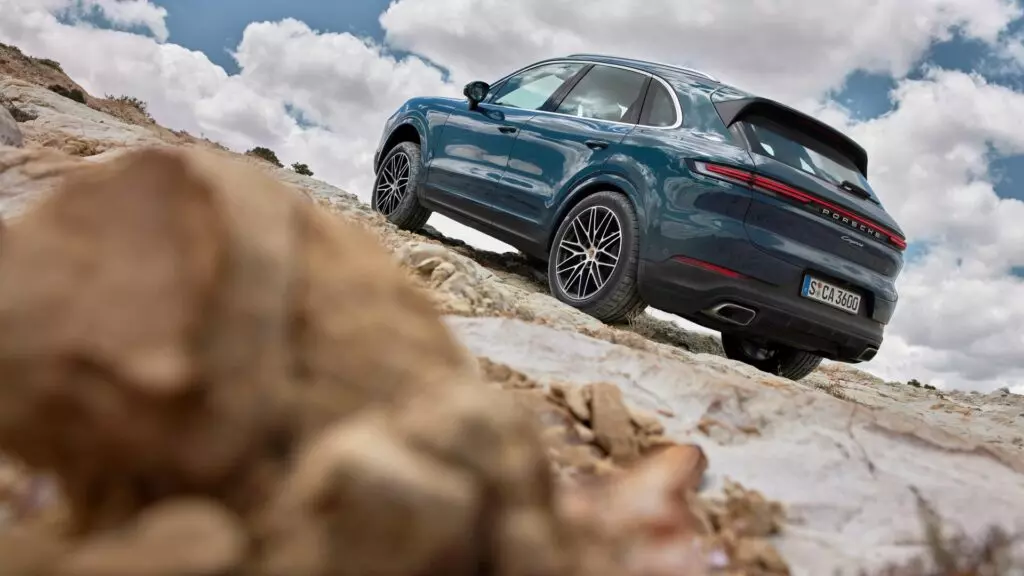 porsche-cayenne-SUV-4-1024x576.jpg