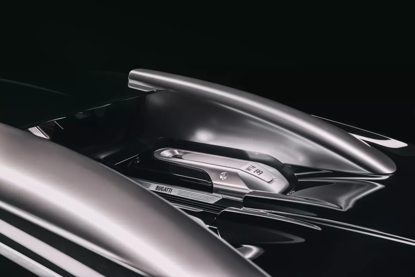 Bugatti F.K.P. Hommage - motor.jpg