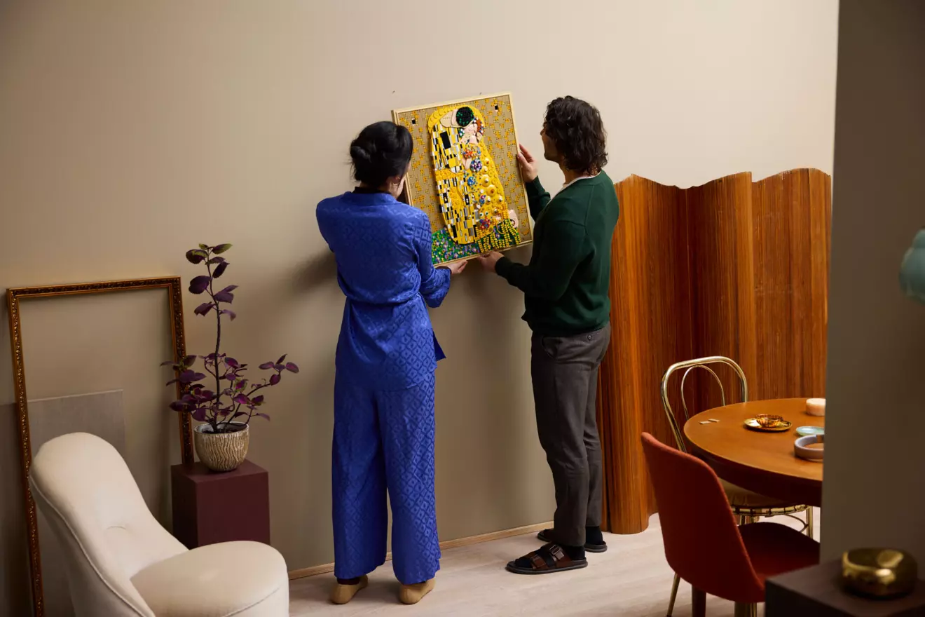 lego-Art-Gustav-Klimt-poljubac-04.jpg