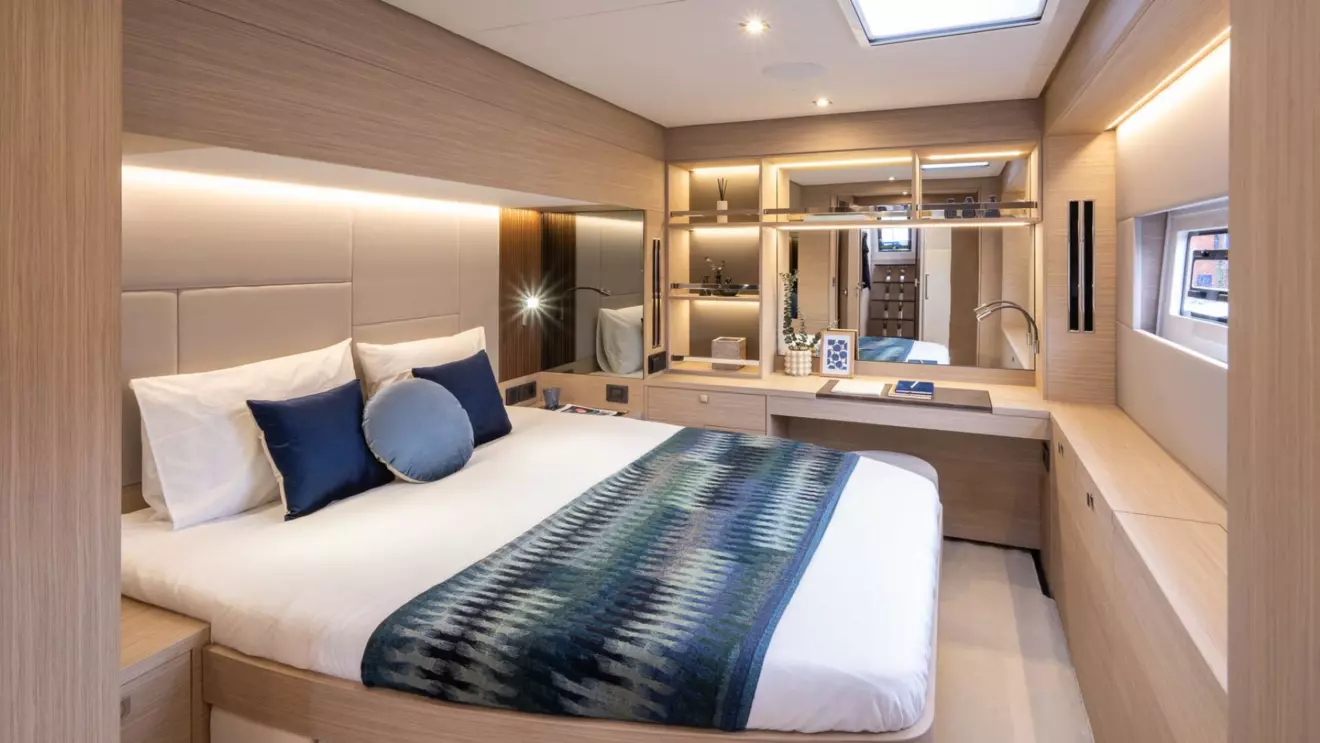 lagoon 60 - master cabin.jpg