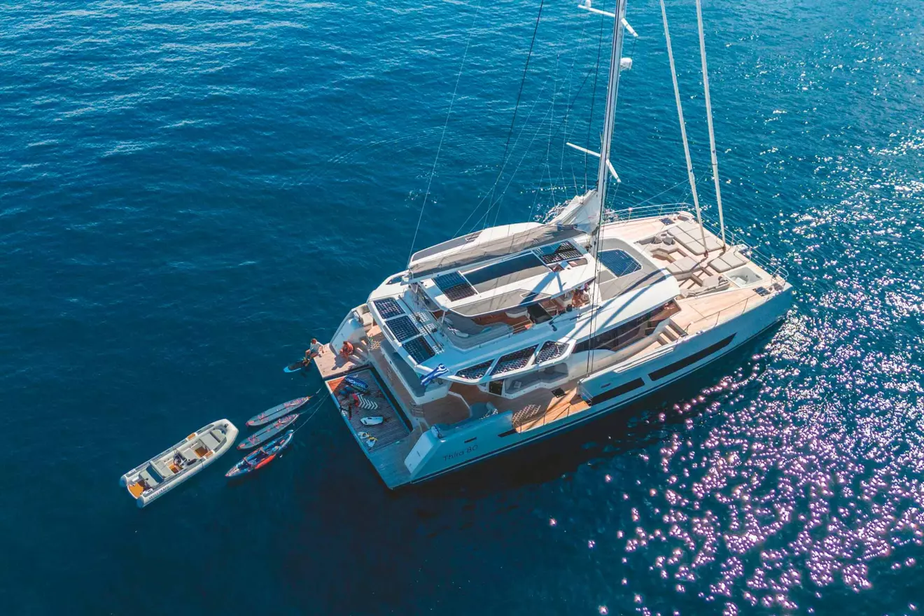 Fountaine_Pajot_-Thira_80_cuising.jpg