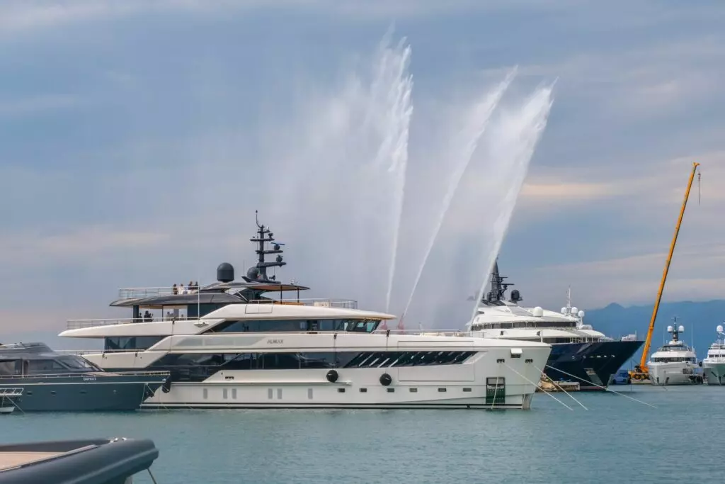 genoa-boat-show-superyachts-1024x683.jpg