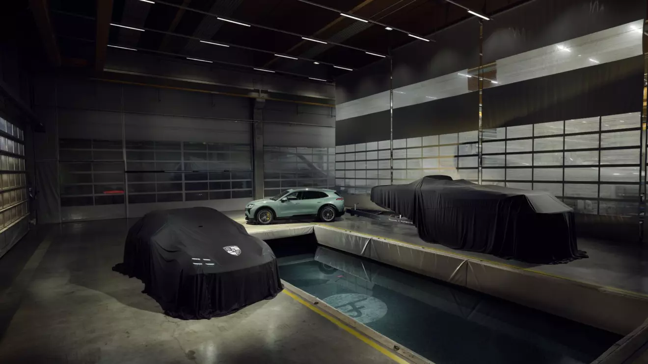 Frauscher x Porsche 790 Spectre - premiere.jpg