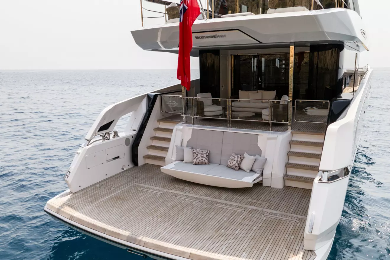 Sunseeker-82 Ocean Enclosed - aft platform.jpg