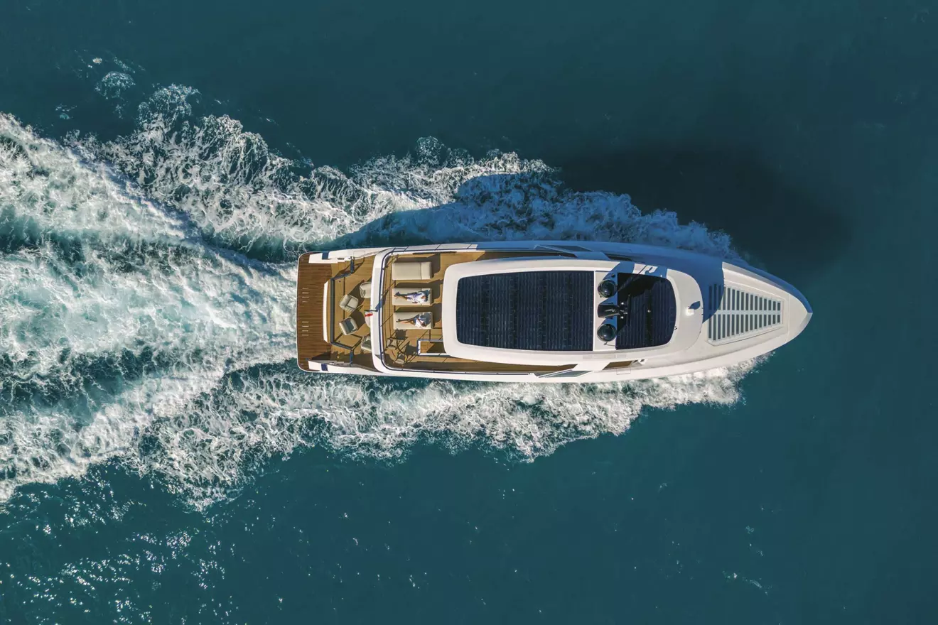 Ferretti Infynito 90