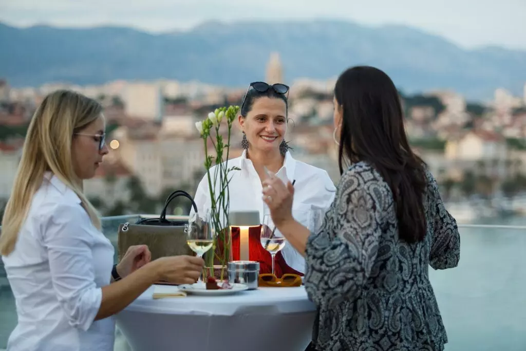 event-yachts-magazina-hotel-ambasador-22-1024x683.jpg