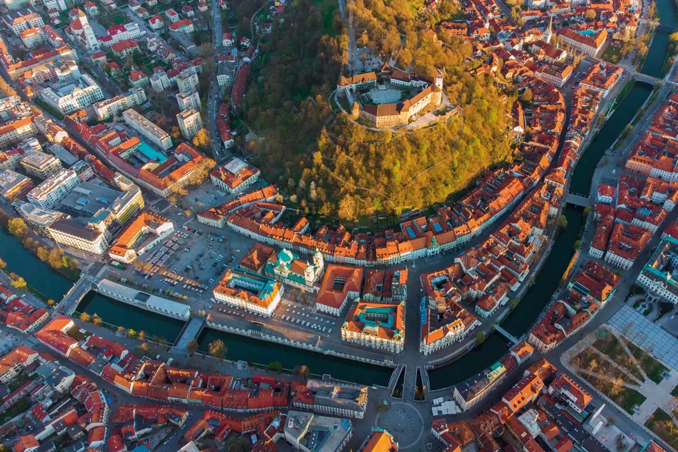 pogled iz zraka na rijeku ljubljanicu