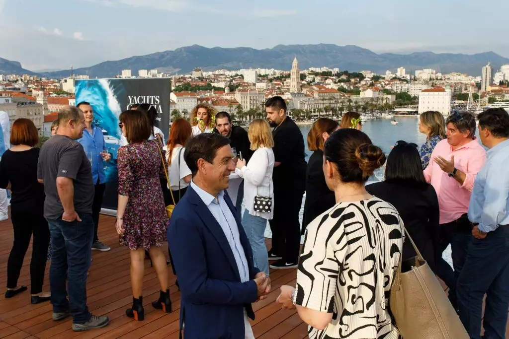 event-yachts-magazina-hotel-ambasador-07-1024x683.jpg