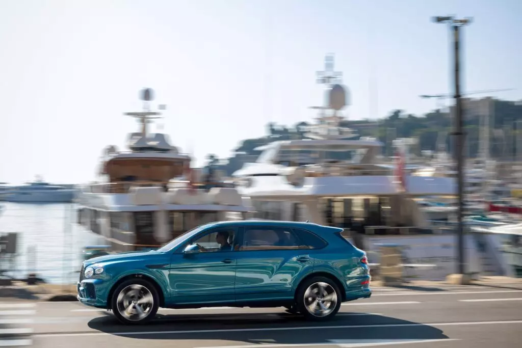 Bentley Bentayga Azure Riviera Collection bočna linija