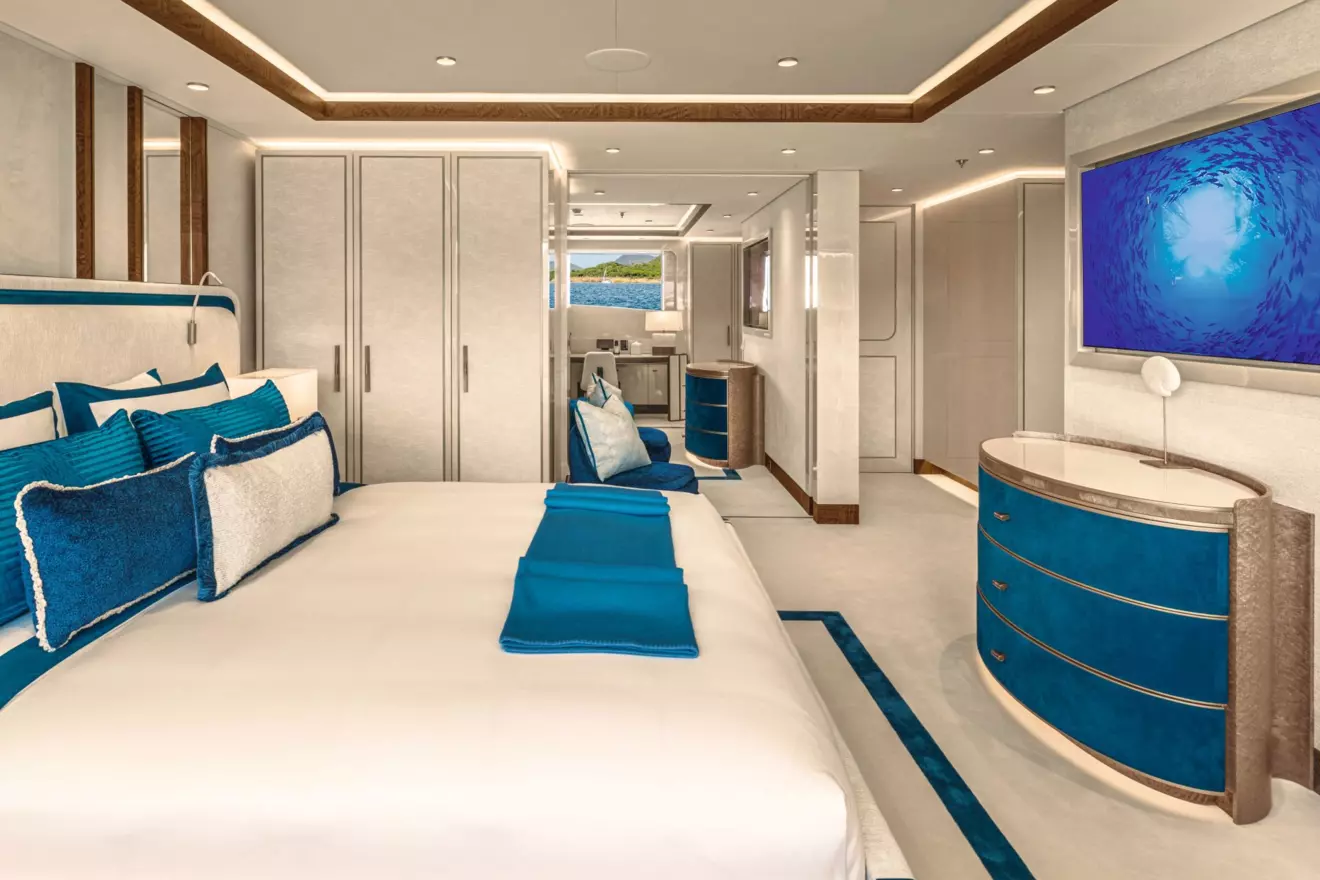 Luxurious full-beam VIP cabin on the main deck of the CRN superyacht Amor &agrave; Vida