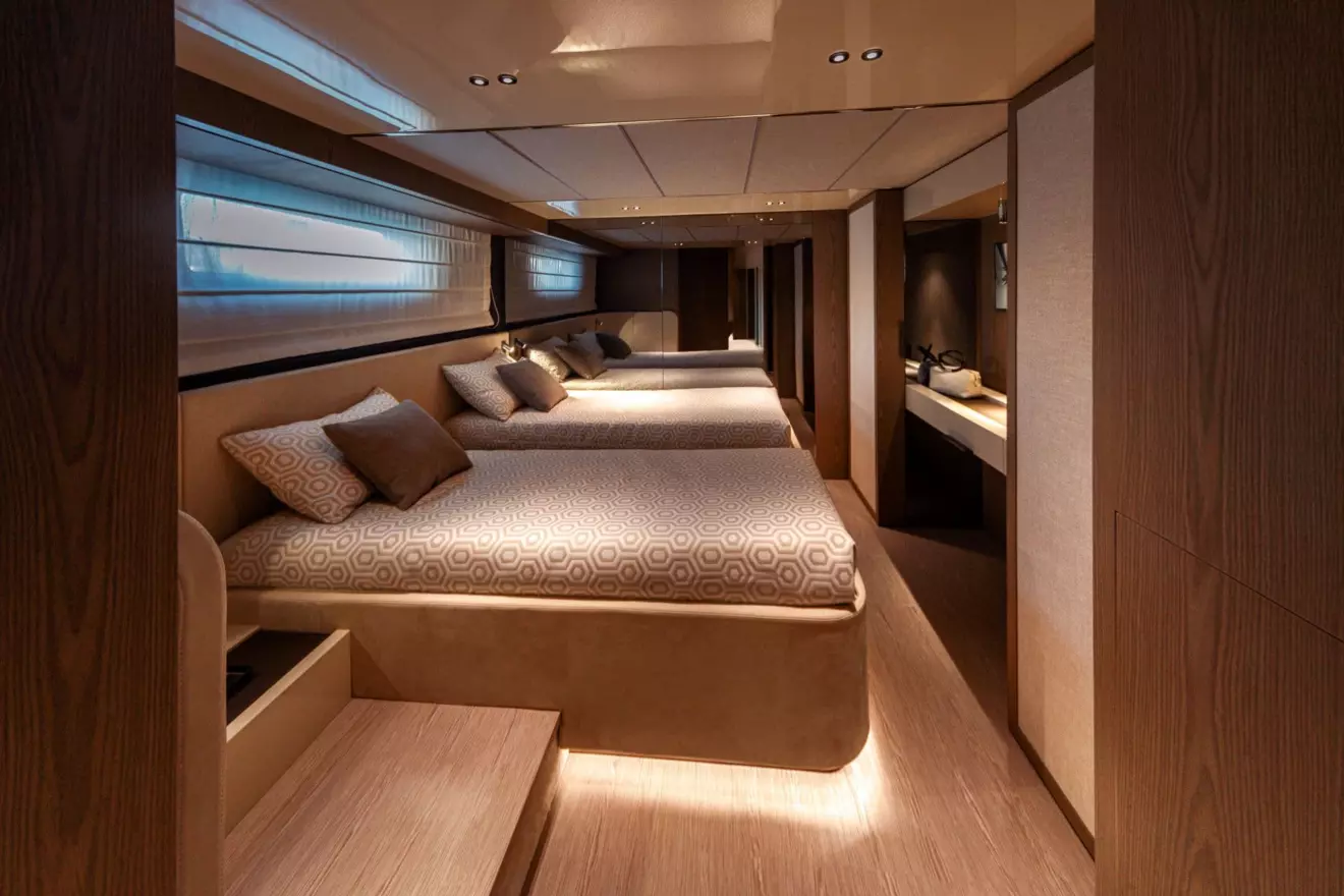 Invictus ST550 kabina