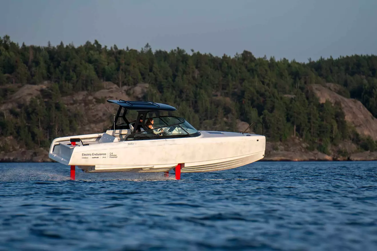 candela-electric-endurance-foiling-00.jpg