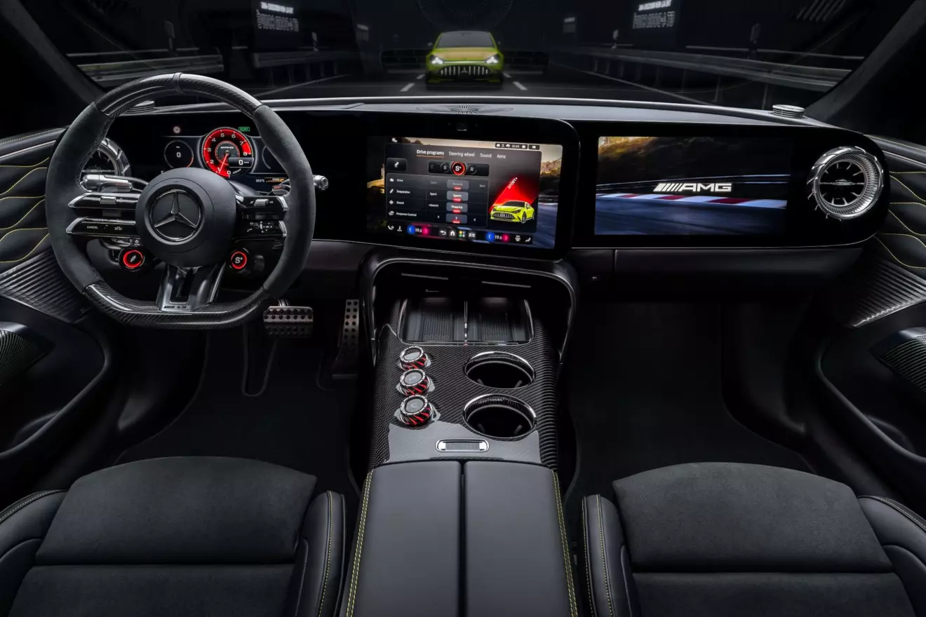 Mercedes-AMG GT Coupe - unutrasnjost.jpg
