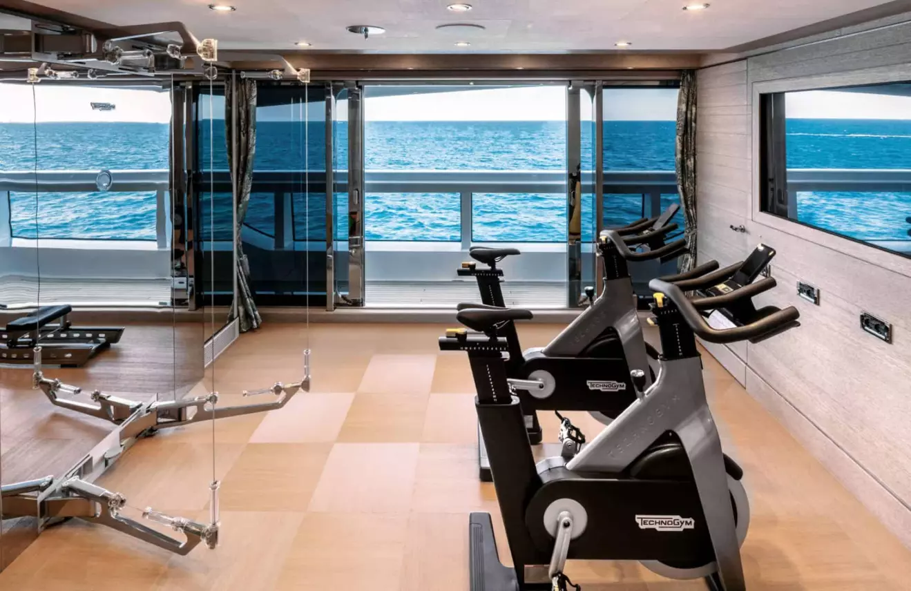 Ovo je fotografija fitness i teretana na brodu