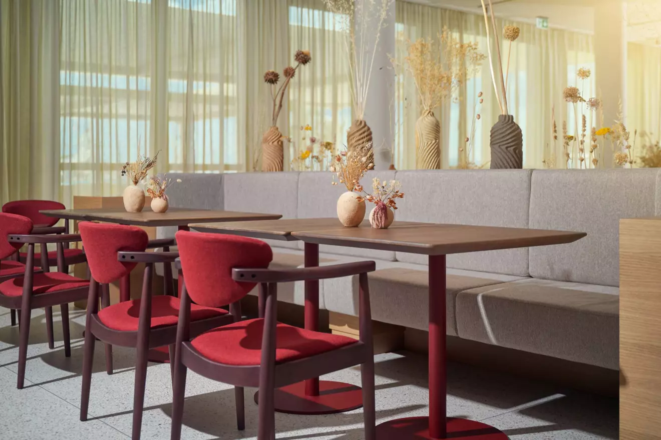 Hotel-Ambasador-Split-interijer-restoran-00.jpg