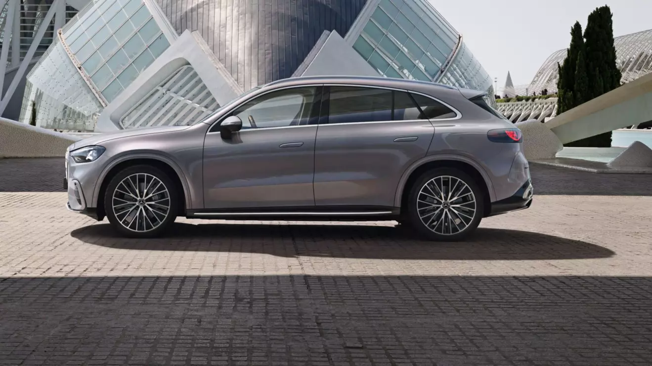 Mercedes-Benz GLC EQ-bocna linija.jpg