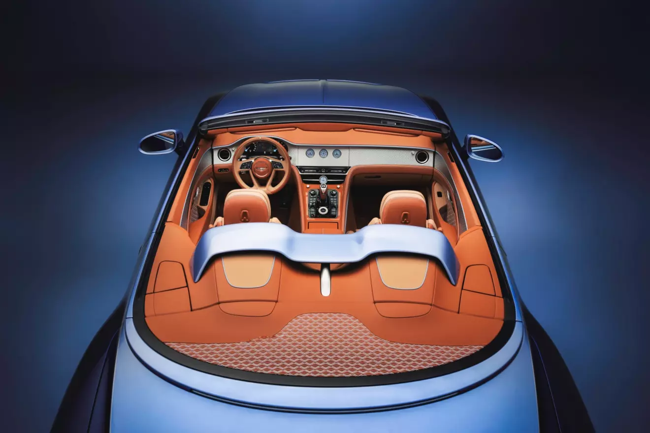 Breslow Batur Convertible - unutrasnjost.jpg