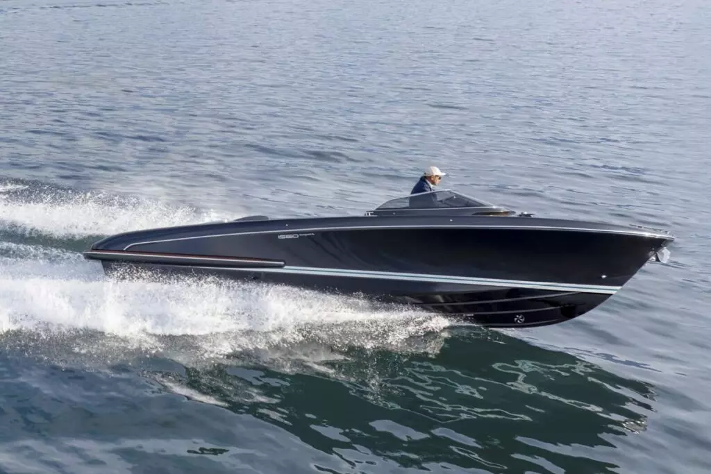 Riva Iseo Super bočna linija