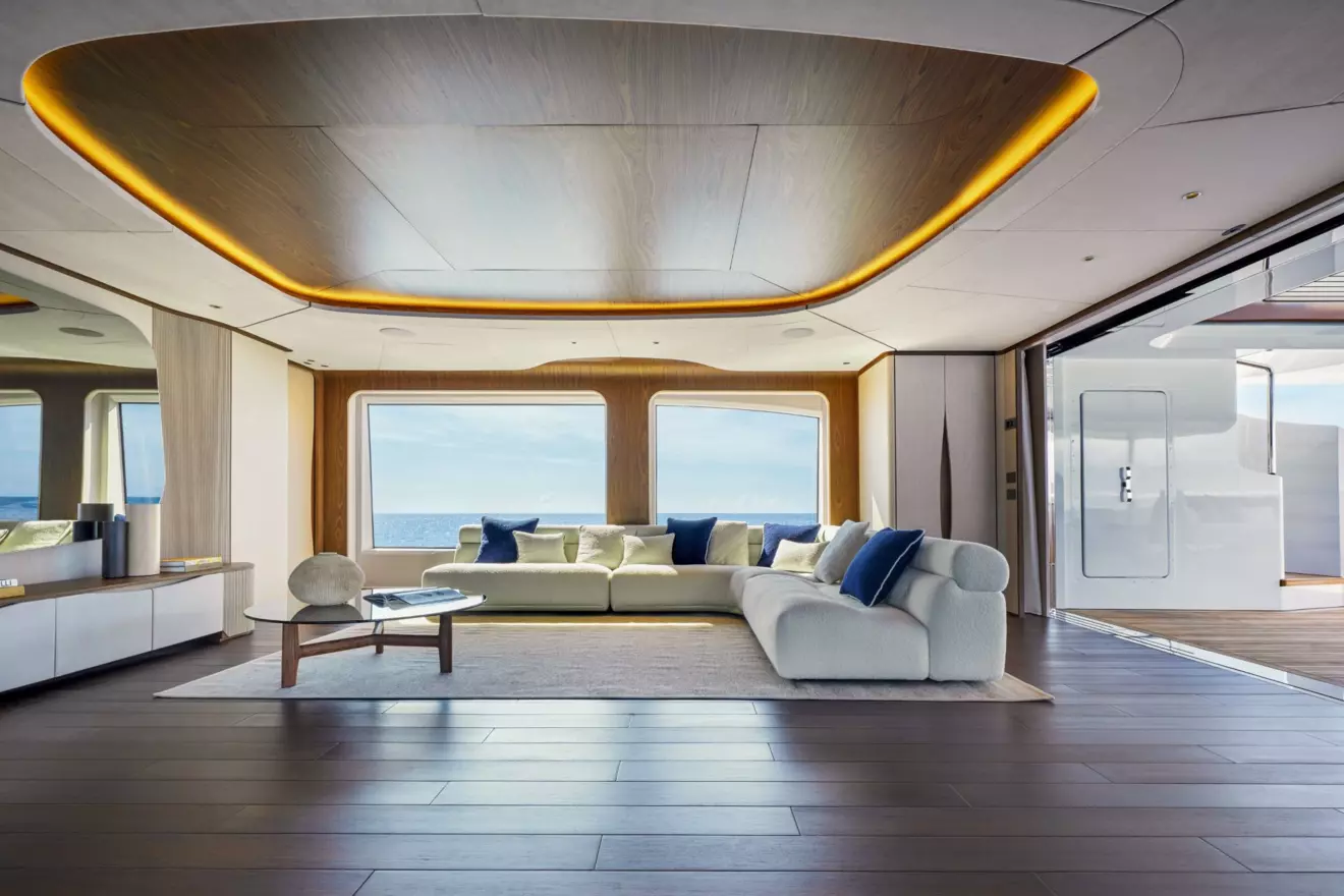 Maiora 36 Exuma salon