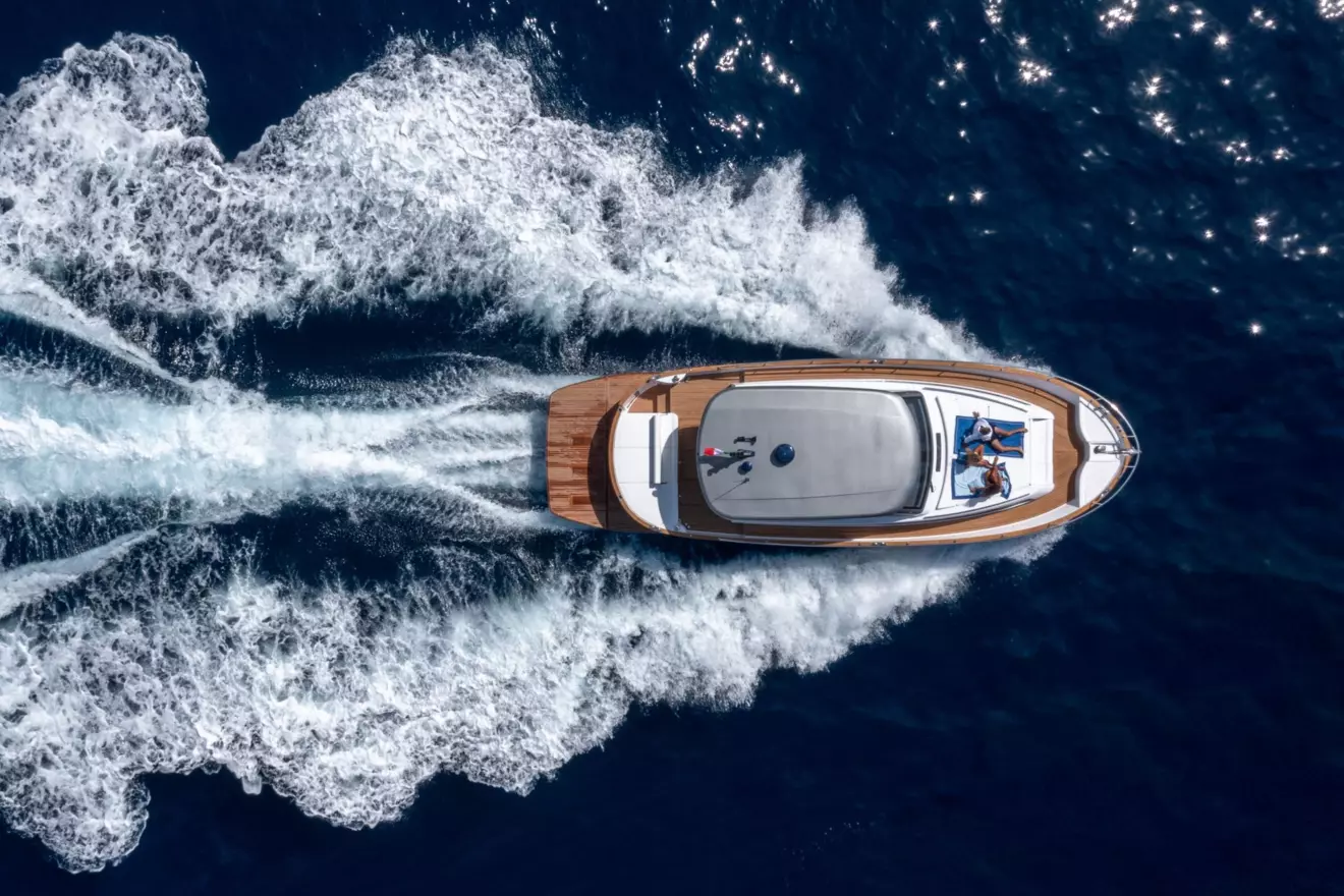 Apreamare Gozzo 48 - aerial view cruising.jpg