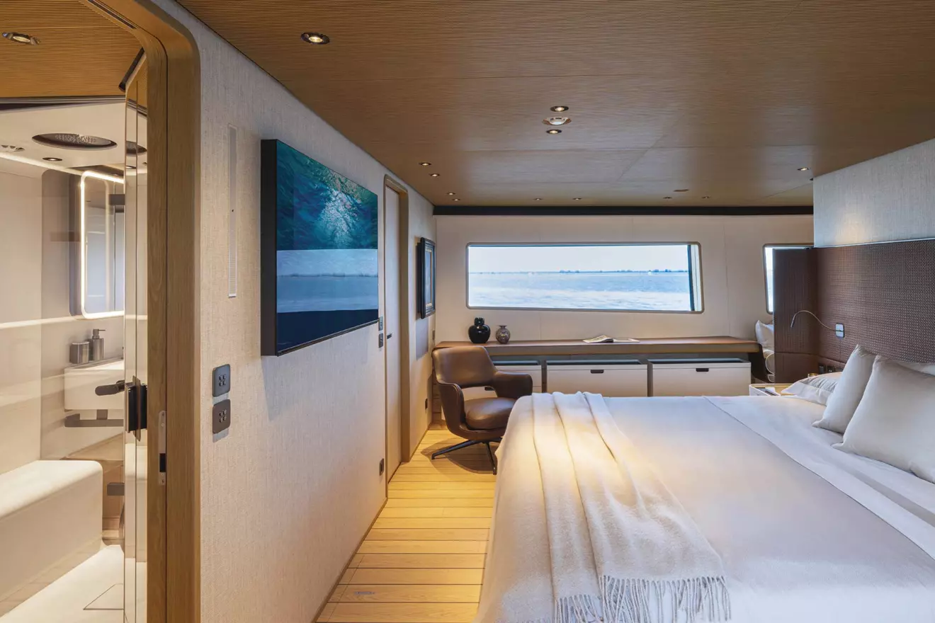 Custom Line Navetta 38 vlasnička kabina