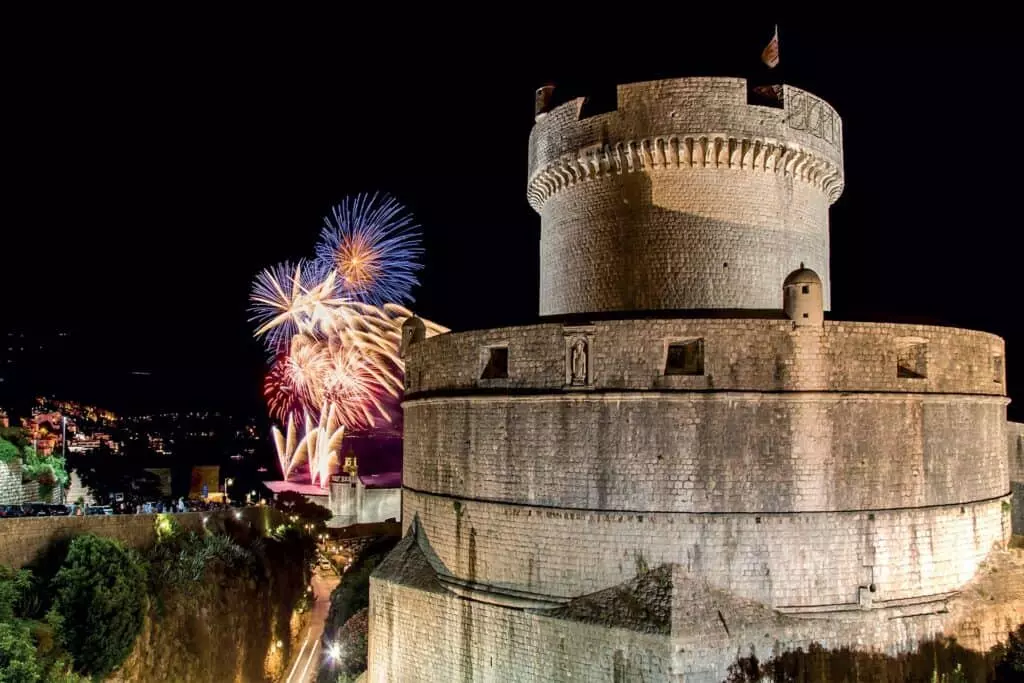 vatromet-dubrovnik-zidine-00-1024x683.jpg