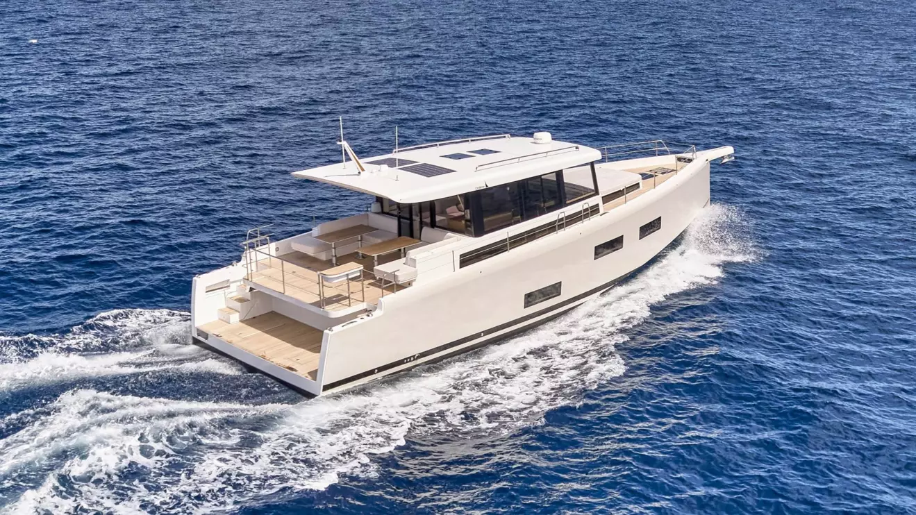 Omikron OT-60-back view cruising.jpg