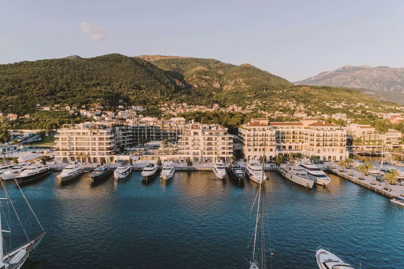 Luxuy yachts regent porto montenegro