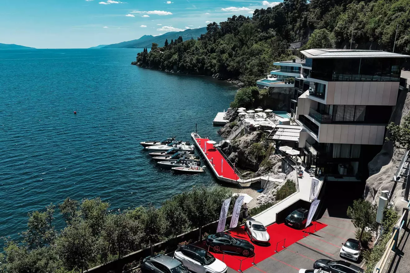 mennyacht technohull, navis hotel opatija